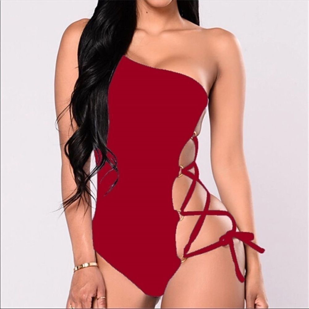 Sexy One Shoulder Side Detail Monokini Swimsuit